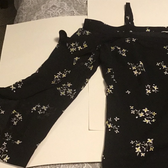 Bar III black and white blouse, brand new with tags - Picture 2 of 5